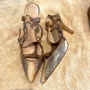 Tahari heels 6.5